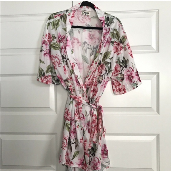 Show me your Mumu robe - Picture 5 of 7